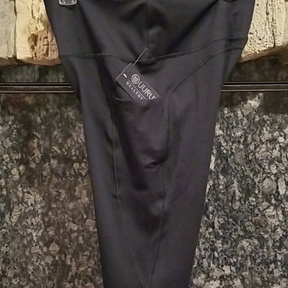 UURUN Pants - NWT Uurun Workout Capris